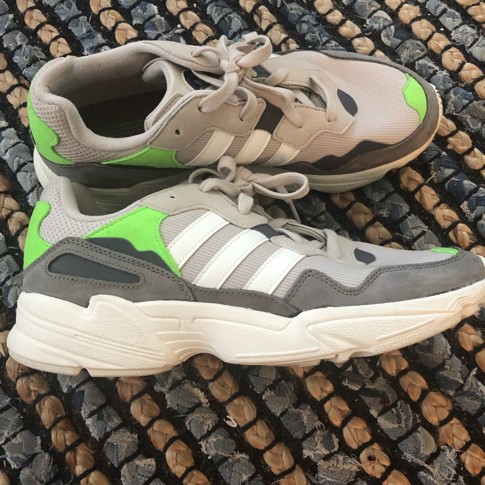 Like New Men’s Adidas Torision Size 10